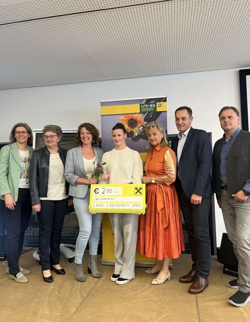 Lyrik-Preis der Landwirtschaftlichen Fachschulen NÖ vergeben – Schülerin der LFS Tullnerbach macht den 2. Platz Lyrik-Preis der Landwirtschaftlichen Fachschulen NÖ vergeben – Schülerin der LFS Tullnerbach macht den 2. Platz