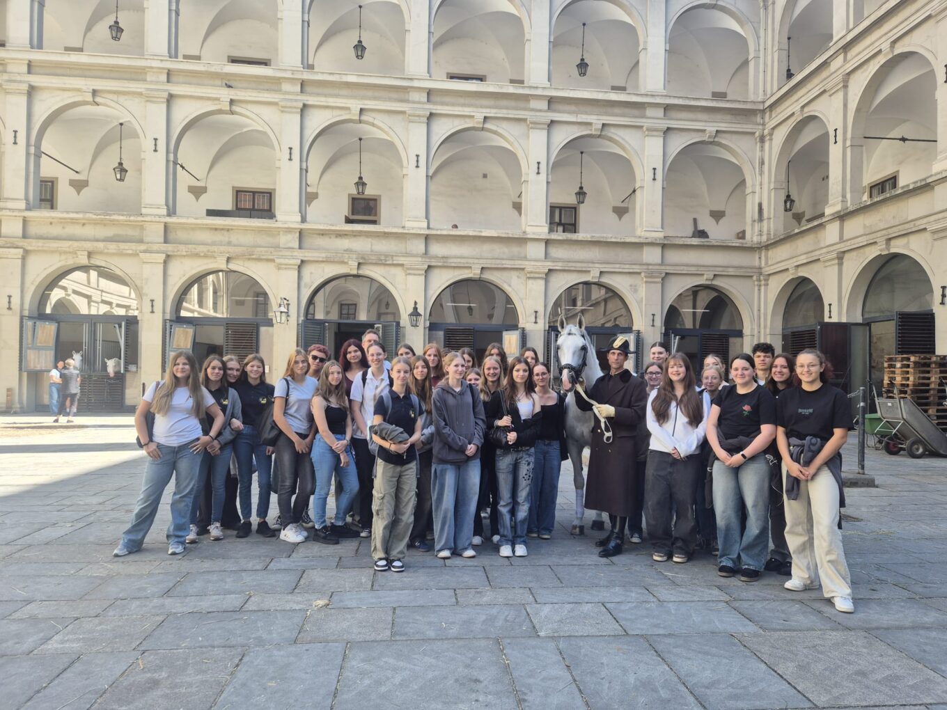 Spannender Ausflug der 2. Klasse der LFS Tullnerbach nach Wien Spannender Ausflug der 2. Klasse der LFS Tullnerbach nach Wien