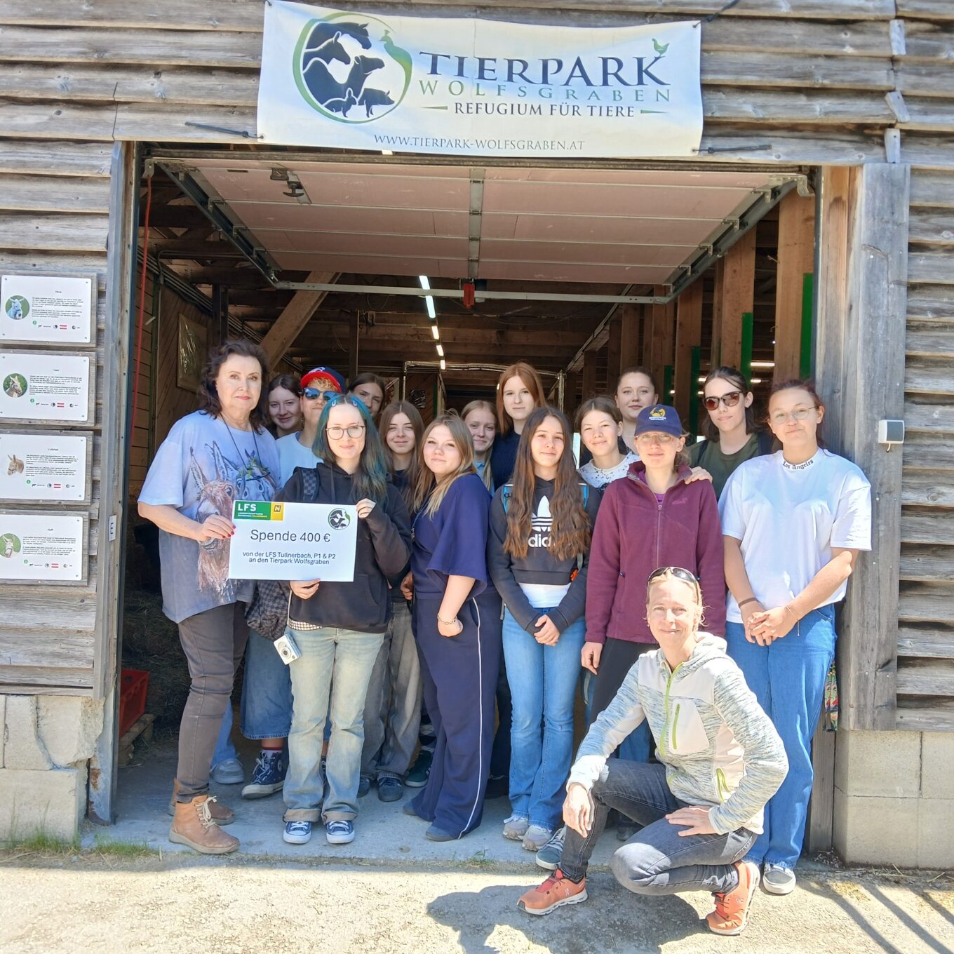 Ergebnis Schüler*innen Projekt: 400€ Spende an Tierpark/Gnadenhof Wolfsgraben übergeben