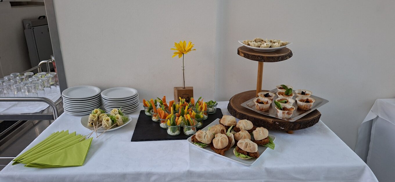 Buffetpräsentation der Abschlussklasse 09 der Fachschule Tullnerbach